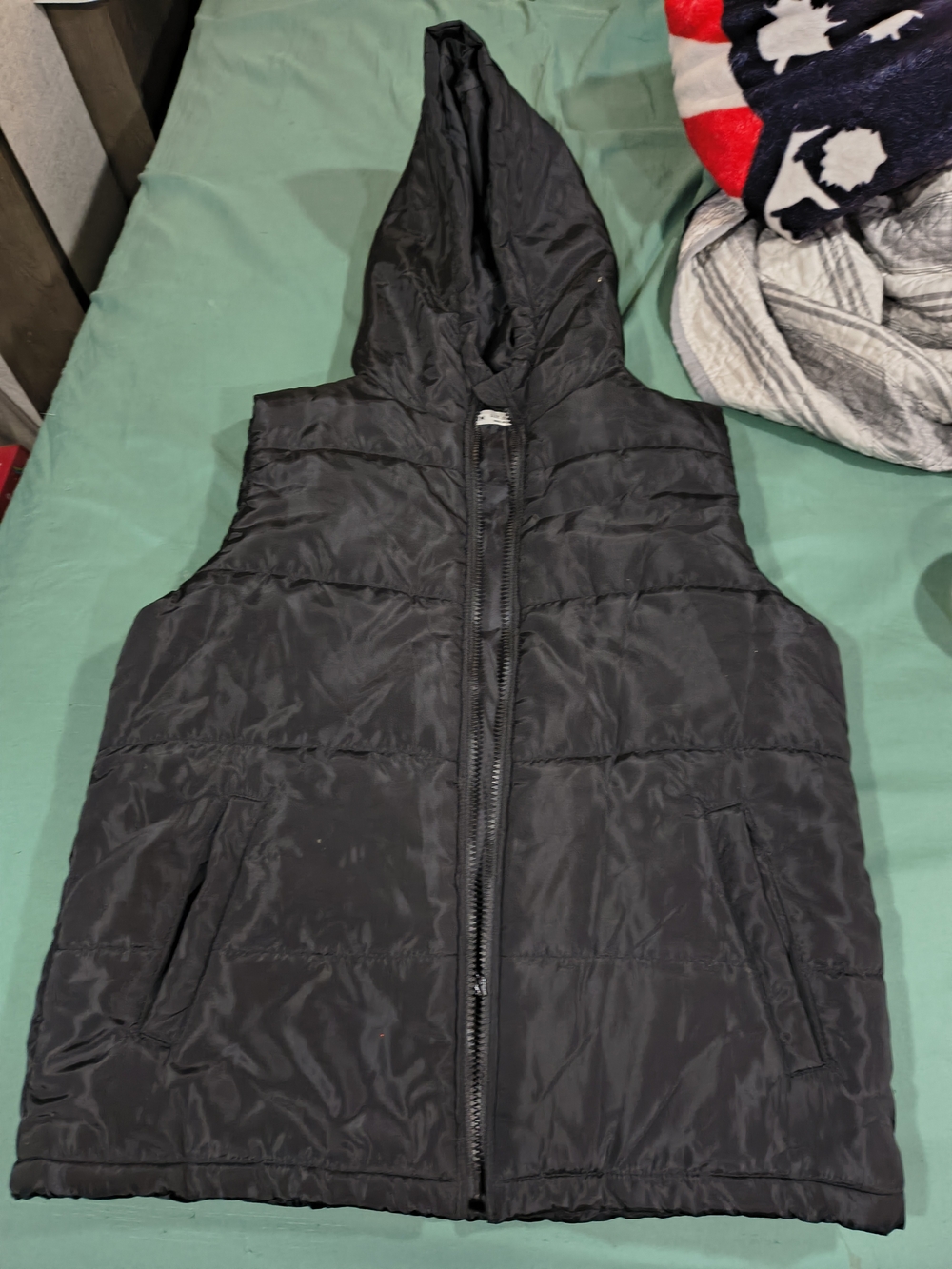 SHEIN Black Hooded Quilted Puffer Vest